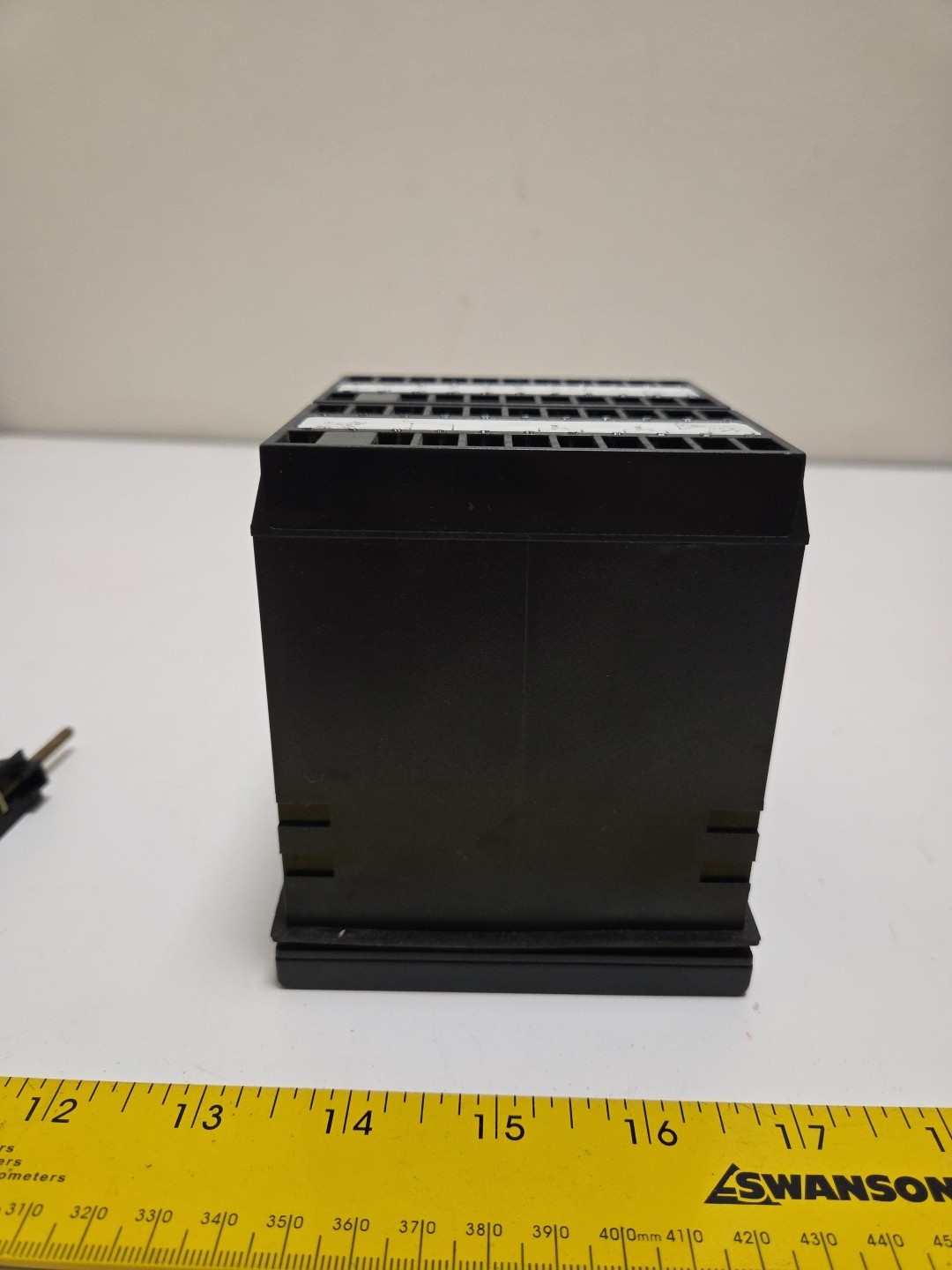 Gefran 1101-R0-1R-0-1-P97 Digital TemperatureProcess Controller 100-240VAC