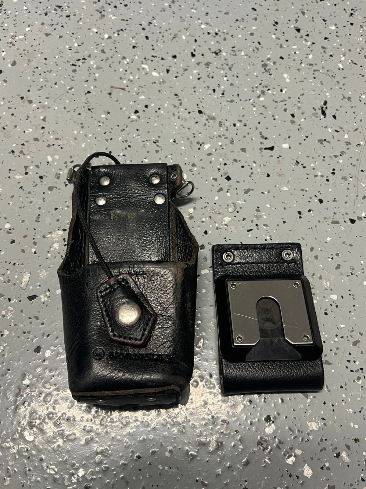 Motorola 2-Way Genuine Leather Radio Holster Carry Case 1585805D02 w/ Belt Loop