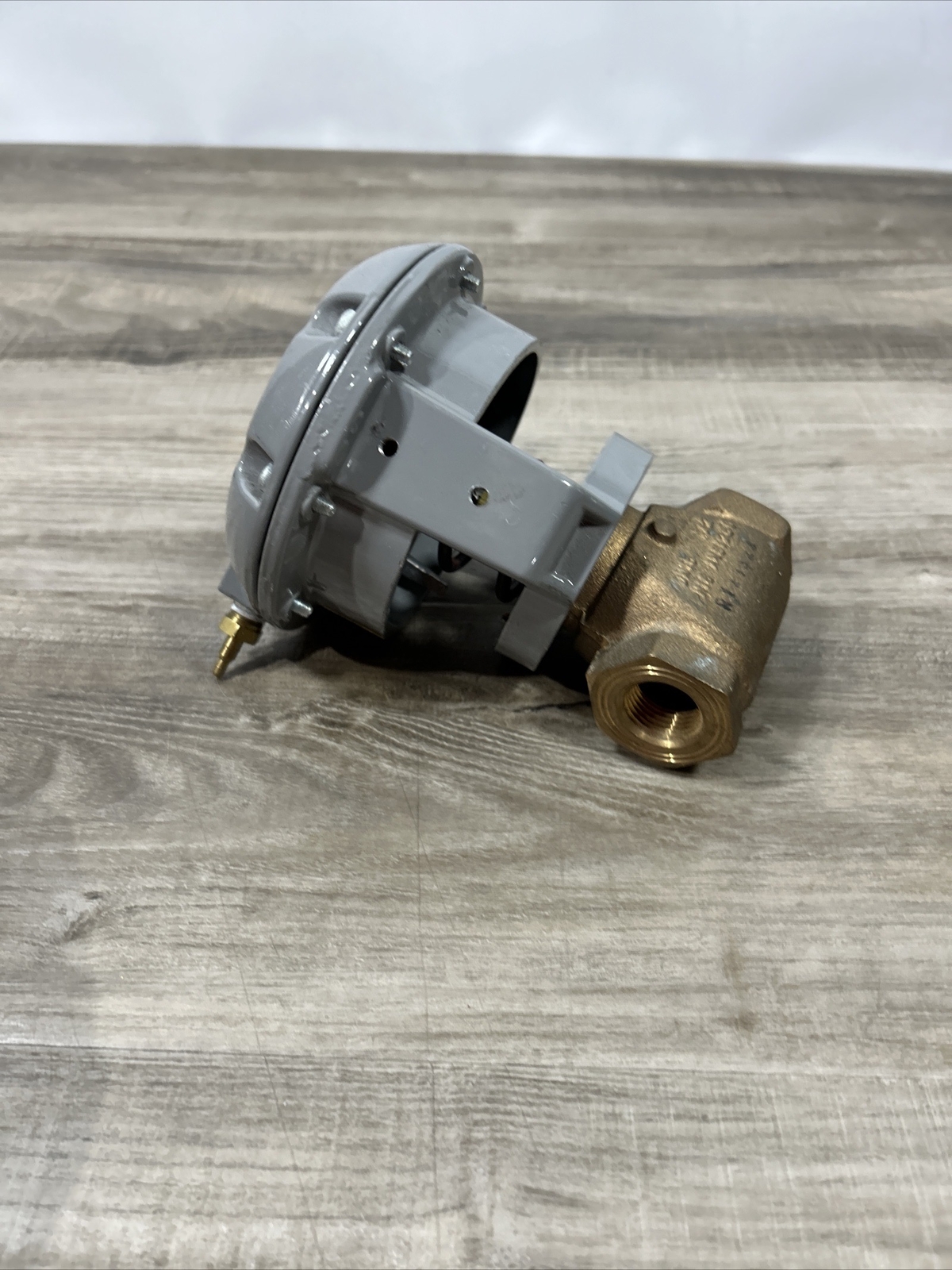New Johnson Controls VG7441GT+3008E Globe Valve V-3000-8012 Diaphragm Actuator