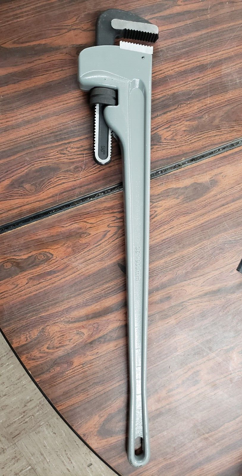 Maxpower 00117 Aluminum Pipe Wrench 36″ L 5″ Jaw Capacity
