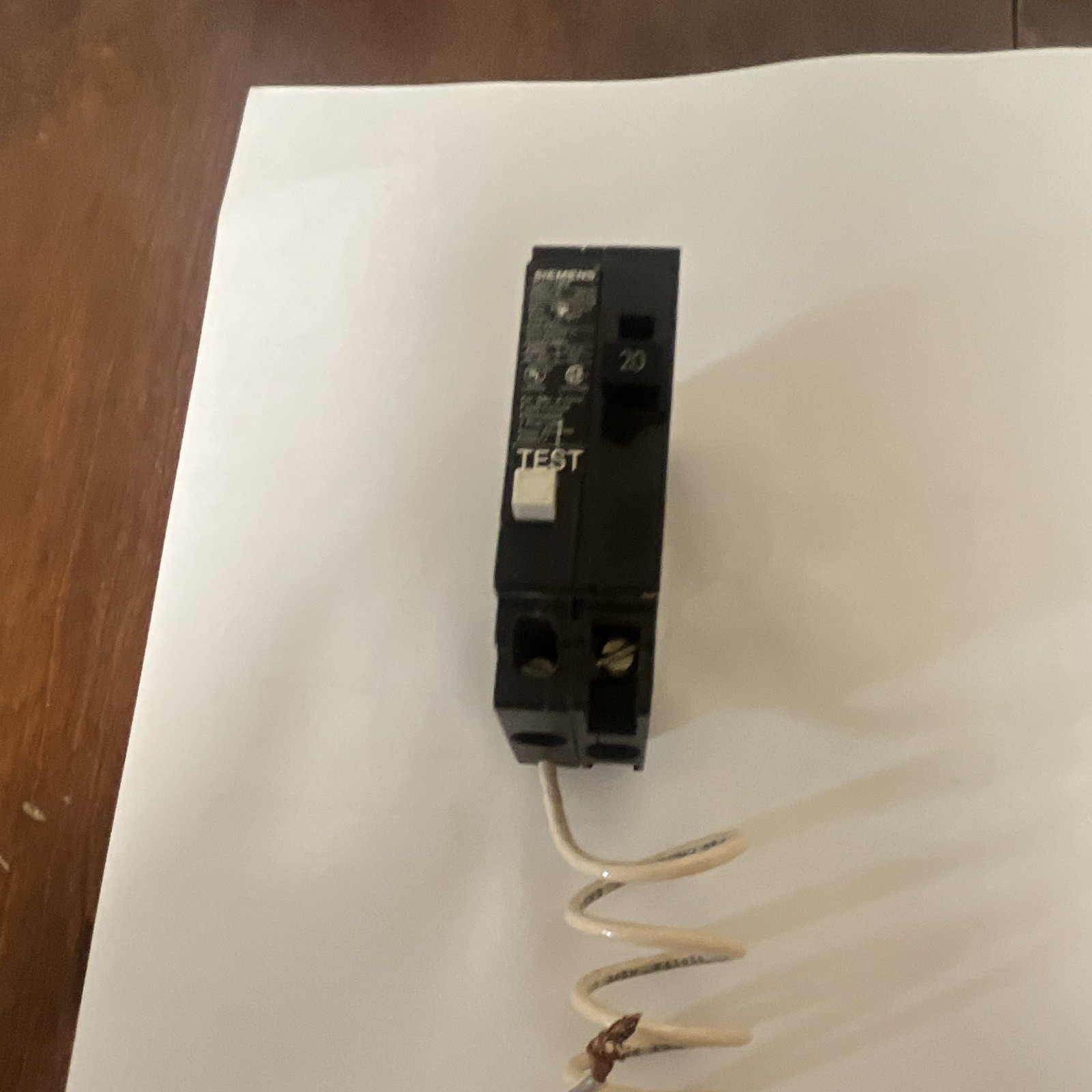 Siemens 20A gfci Circuit Breaker w/ Test Button Black 101-150V Used