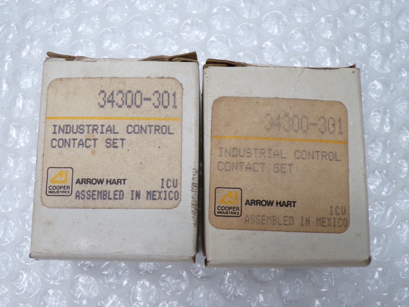 ARROW HART 34300-301 CONTACT KIT LOT OF 2 NSMP