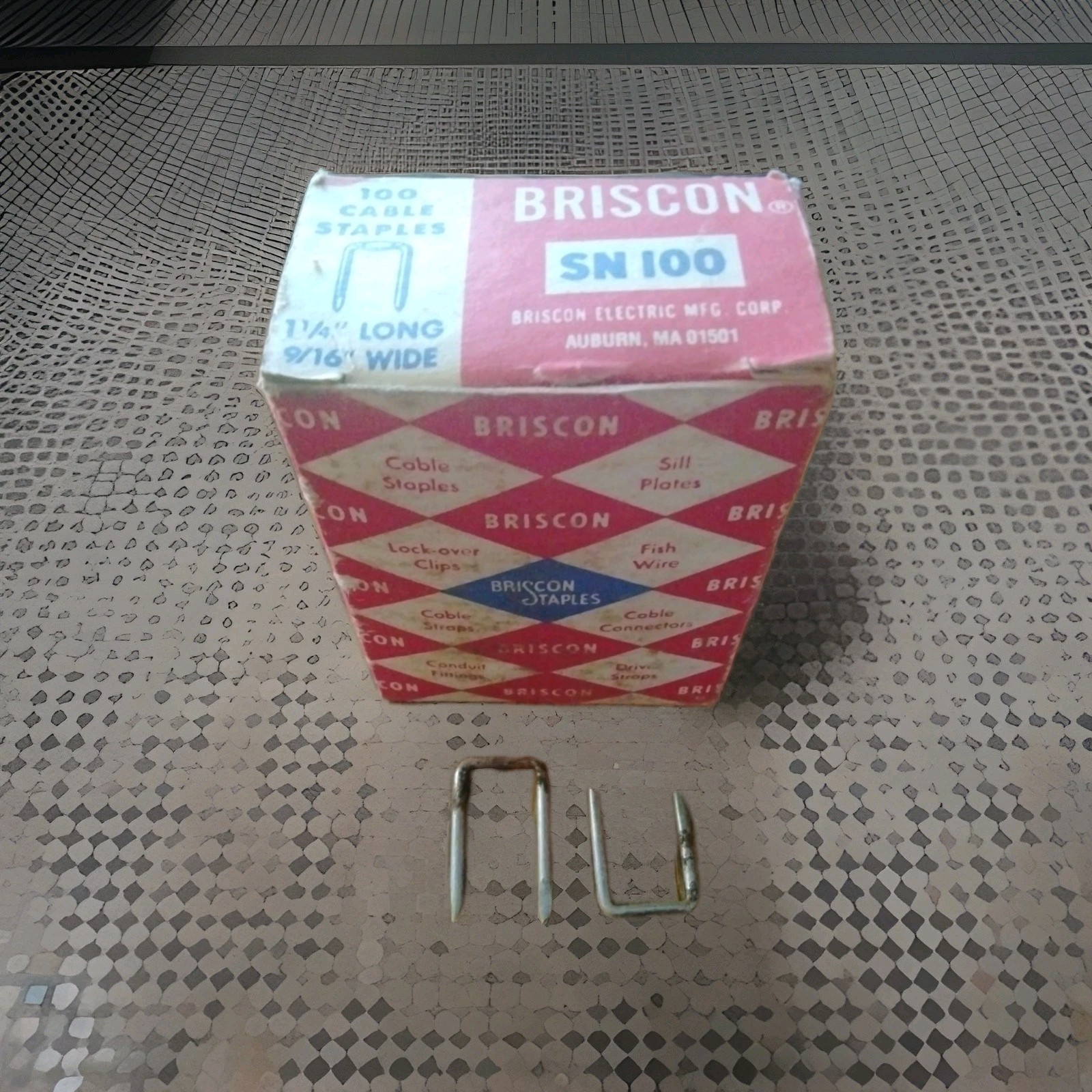 (Box of 100) Briscon SN 100 Cable Staples Zinc Plated 9/16″ x 1-1/ 4″ N. O. S.