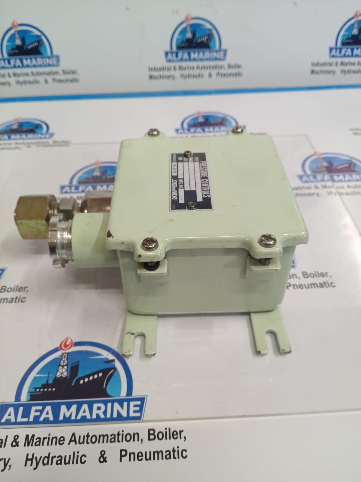 Saginomiya SPS-H135WU3Q Pressure Controls