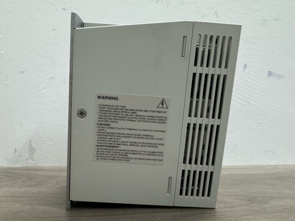 New Mitsubishi MR-J2-60CT Servo Drives MRJ260CT In Box Expedited Shipping