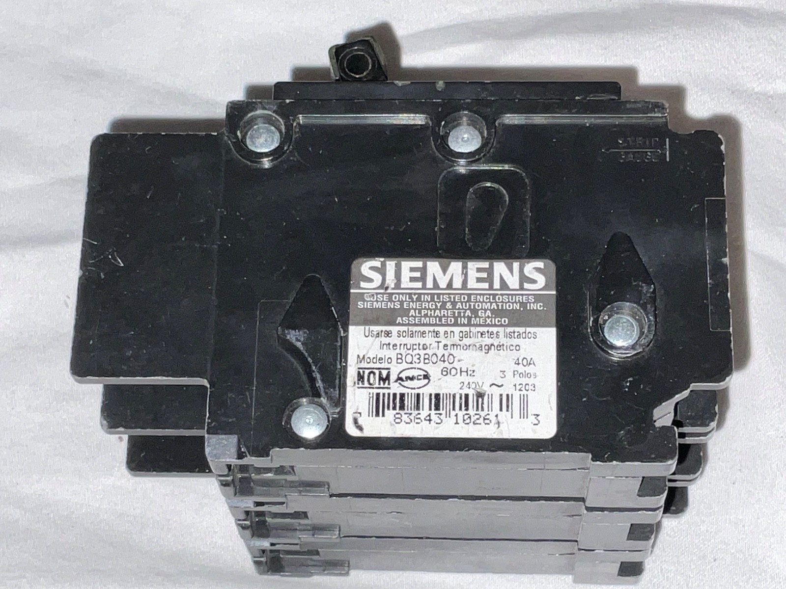 Siemens 40 Amps 240V 3 Pole Circuit Breaker BQ3B040 240V Electrical Load Center