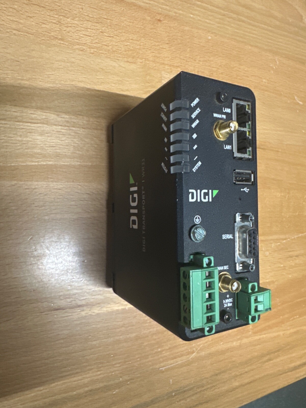 Digi Transport WR31-L52A-DE1-TB Cellular Modem/Wireless Router 4G LTE