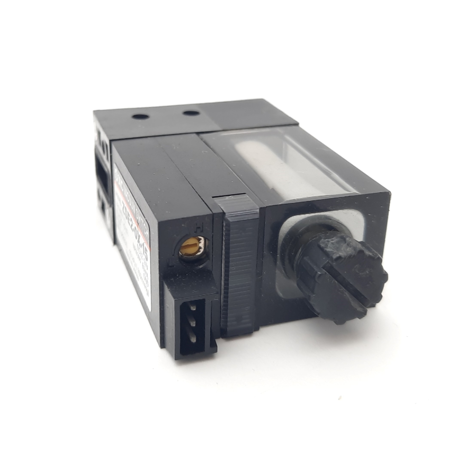 SMC ZSE2-0X-15 Vacuum Switch M5 x 0.8 NPN Open collector -101KPa-0KPa 12-24VDC