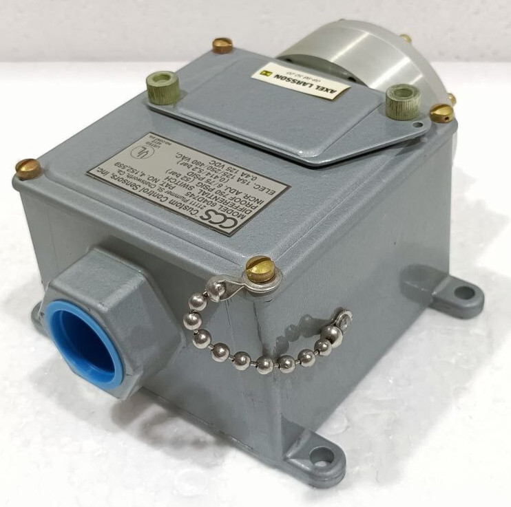 CSS 604D745 4,152,559 DIFFERENTIAL SWITCH PROOF 750PSIG 52BAR NEW FAST SHIPPING