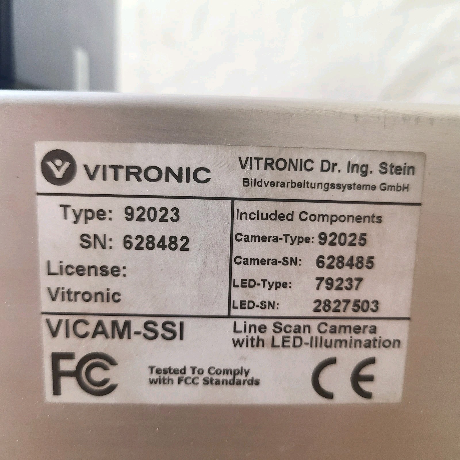 Vitronic Vicam-SSI Line Scan Camera with LED Illumination 2300mm 24V/DC 1.5A/DC