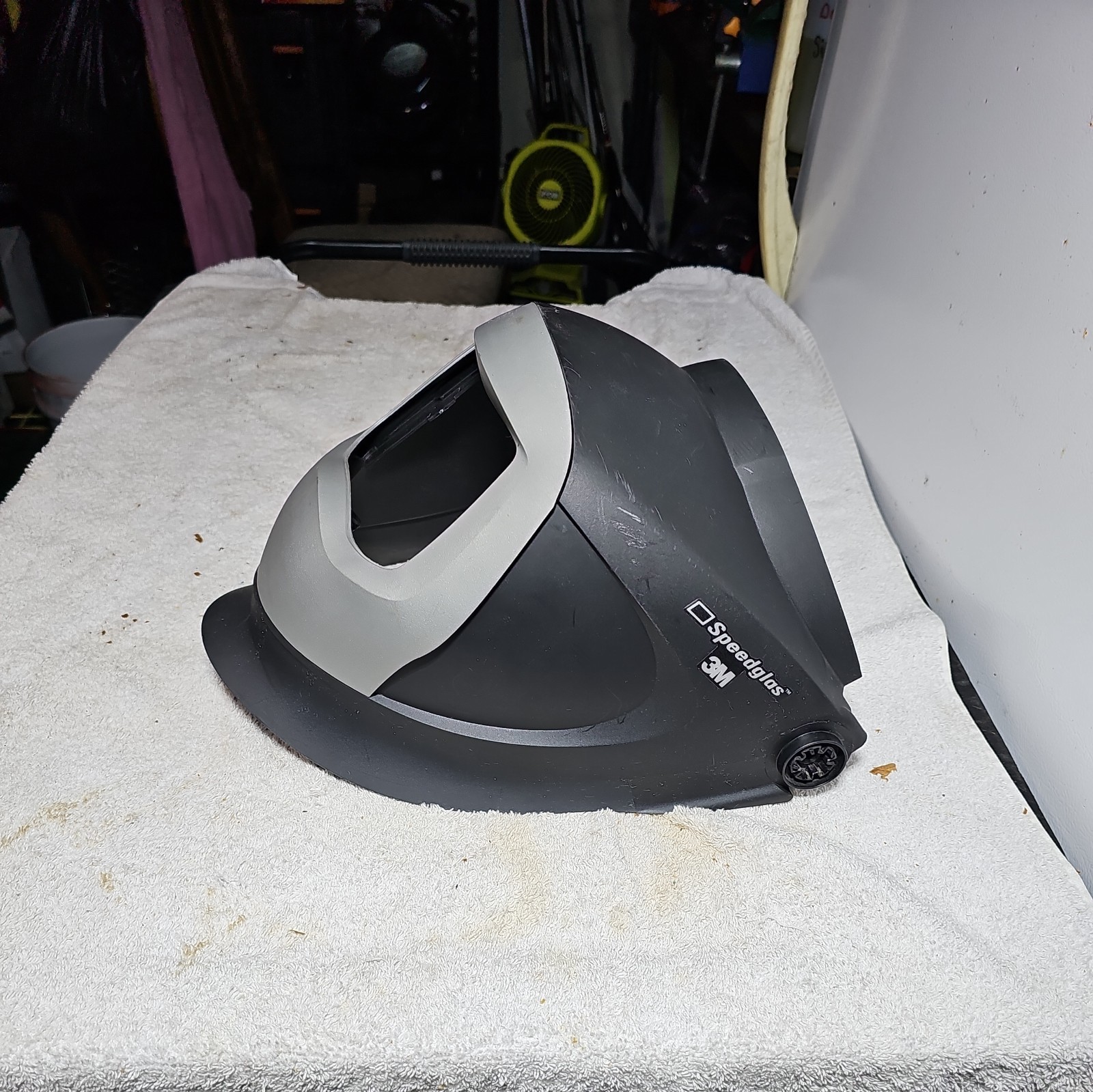 3M Speedglass shell only / no glass , head gear /or weld lenses included.