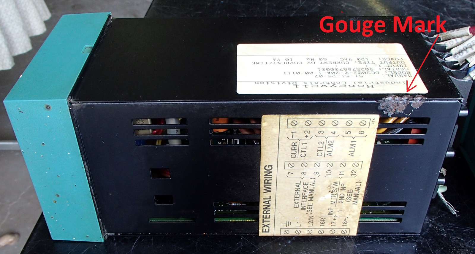 Honeywell Temperature Controller DC-3002-0-20A-1-00-0111 Used T/O