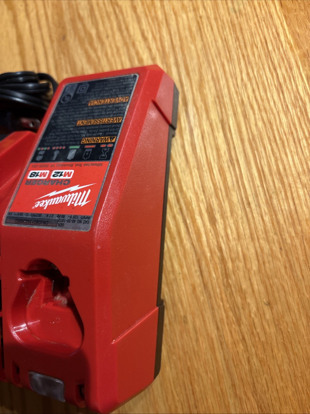 Genuine MILWAUKEE 48-59-1812 18V M12 / M18 LITHIUM ION CHARGER
