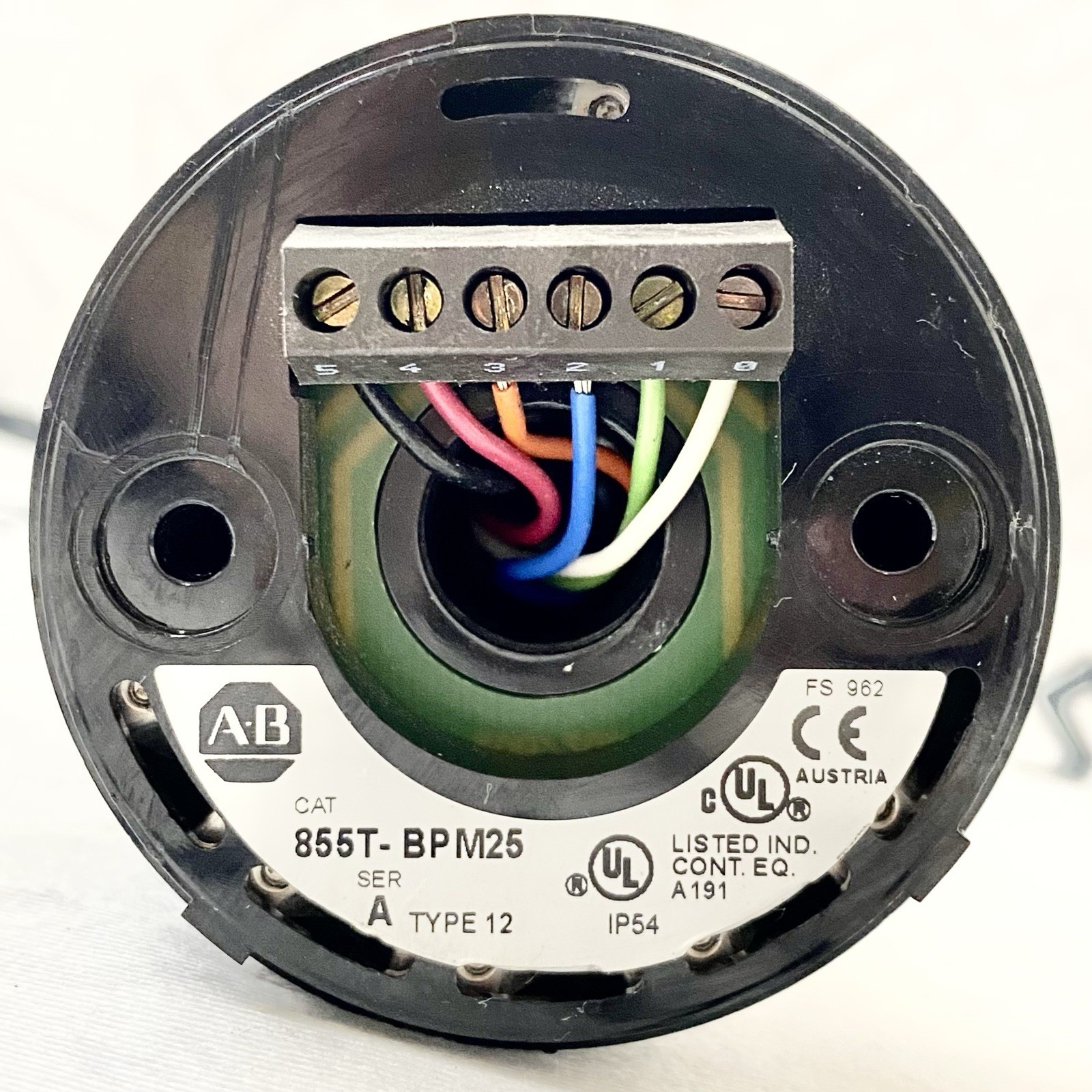 Allen Bradley 855T-BPM25 Stack Light Mounting Base 7.5 in