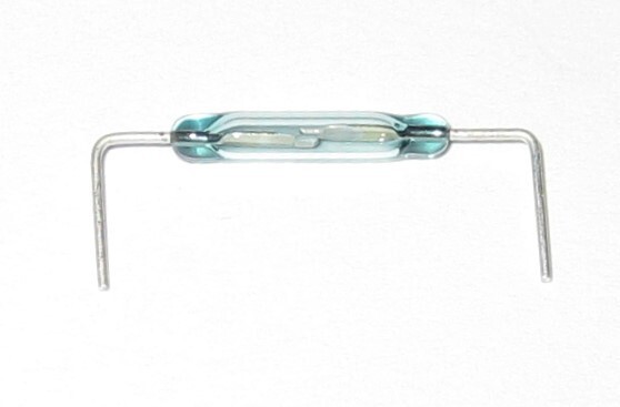 5 X Micro Magnetic Reed Switches with Bent 90° Leads – SPST N.O. – 30 V – 0.5 A
