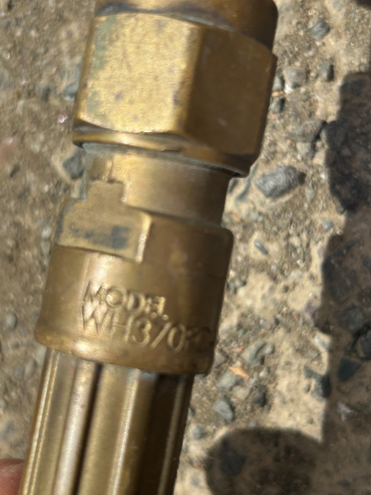 Victor Journeyman cutting torch with hose and Gentec gauges