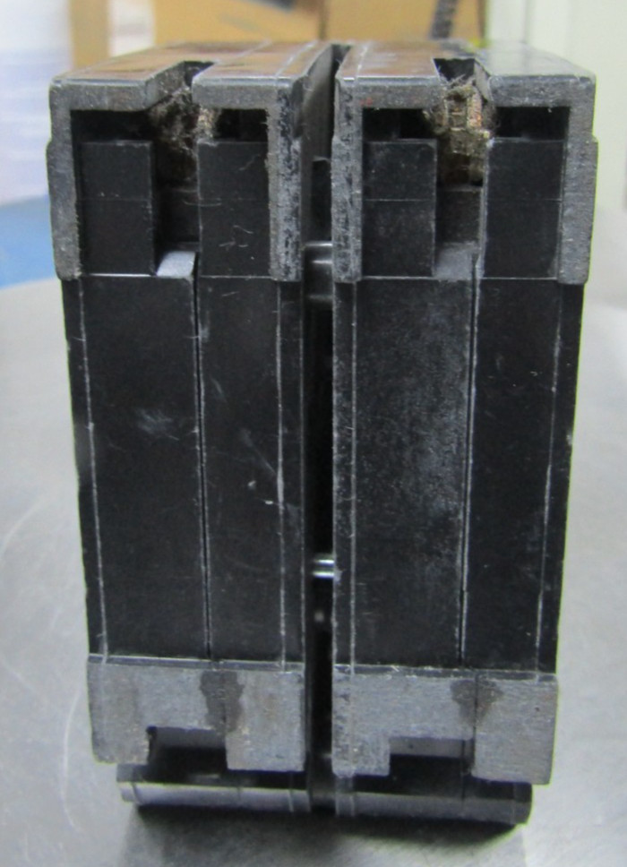 😍 SQUARE D 100 A CIRCUIT BREAKER 120/240 V 2 POLE PLUG IN 10KA TYPE HOM HOM2100
