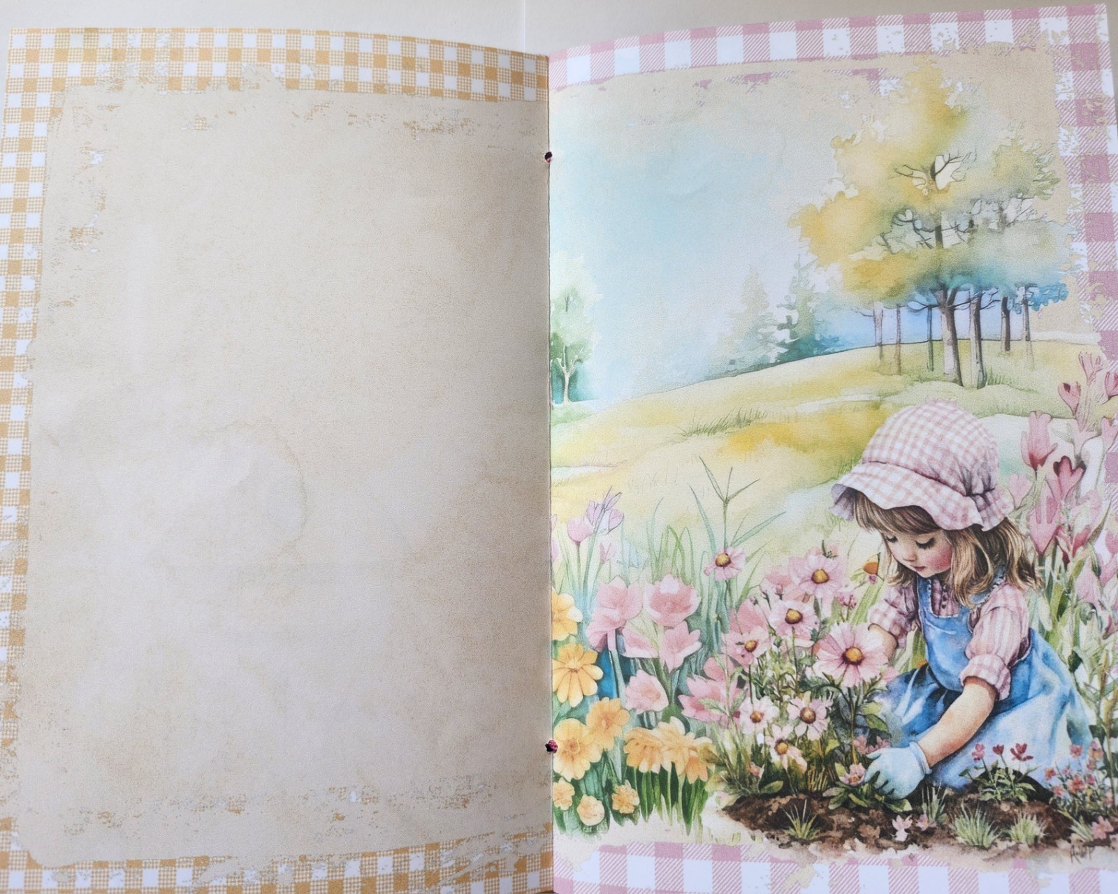 Junk Journal Booklet «COUNTRY GINGHAM» Farmhouse Cards, Pockets Ephemera 40Pg