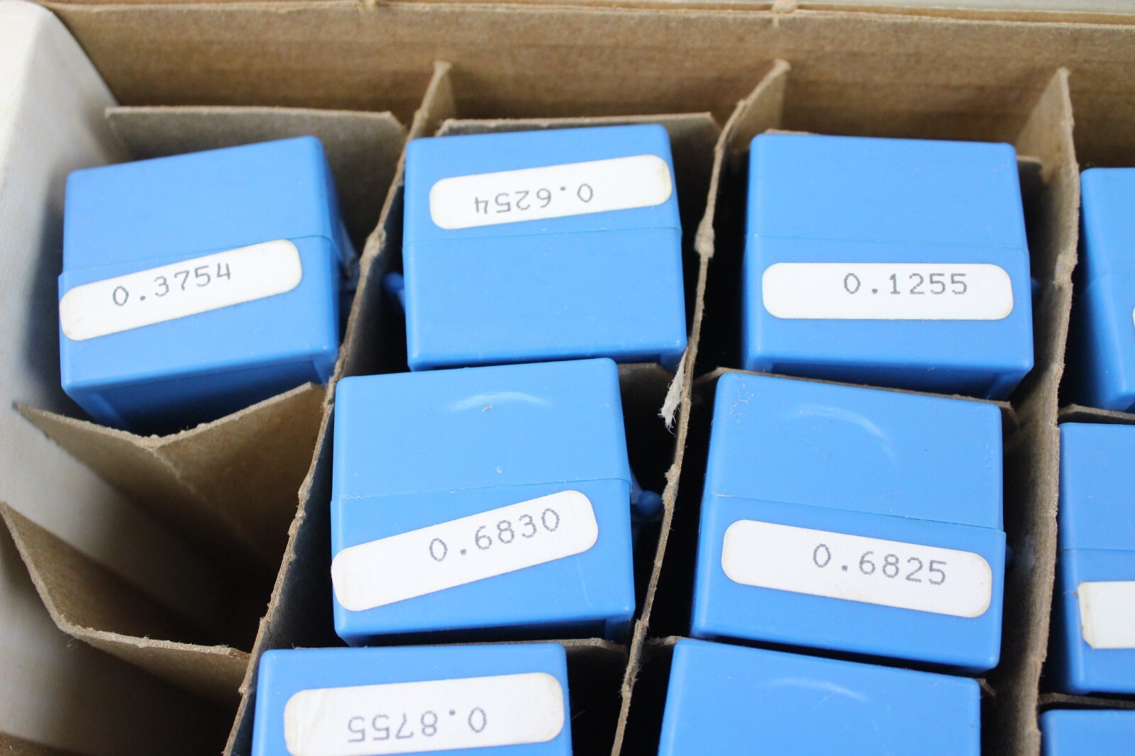 12 New Deltronic Plug Gauge Set in Box 0.2500 0.8750 0.3754 0.6299 0.3763 0.6825