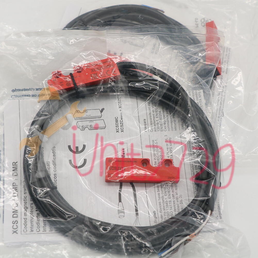 NEW SCHNEIDER XCSZC5902 Magnetic Safety Switches (1Pcs)