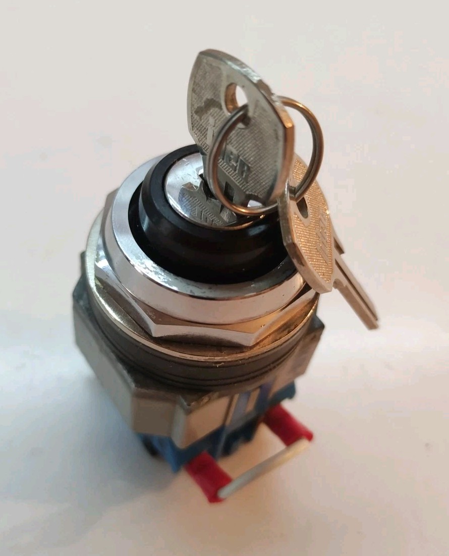 IDEC ASD Keyed Lock Switch, Non- Fixed Left, Non-Fixed Right and Fixed Neutral
