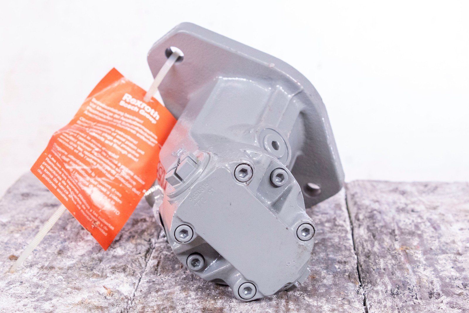 Rexroth R902205896 AA2FM10/61W-VPC530 Hydraulic Motor