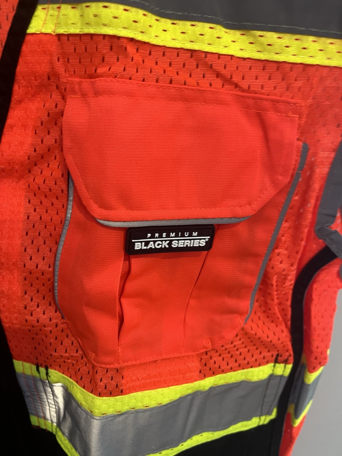 Kishigo Premium Black Series Men’s Surveyors Vest S5003, Class 2 Hi-Vis, Large
