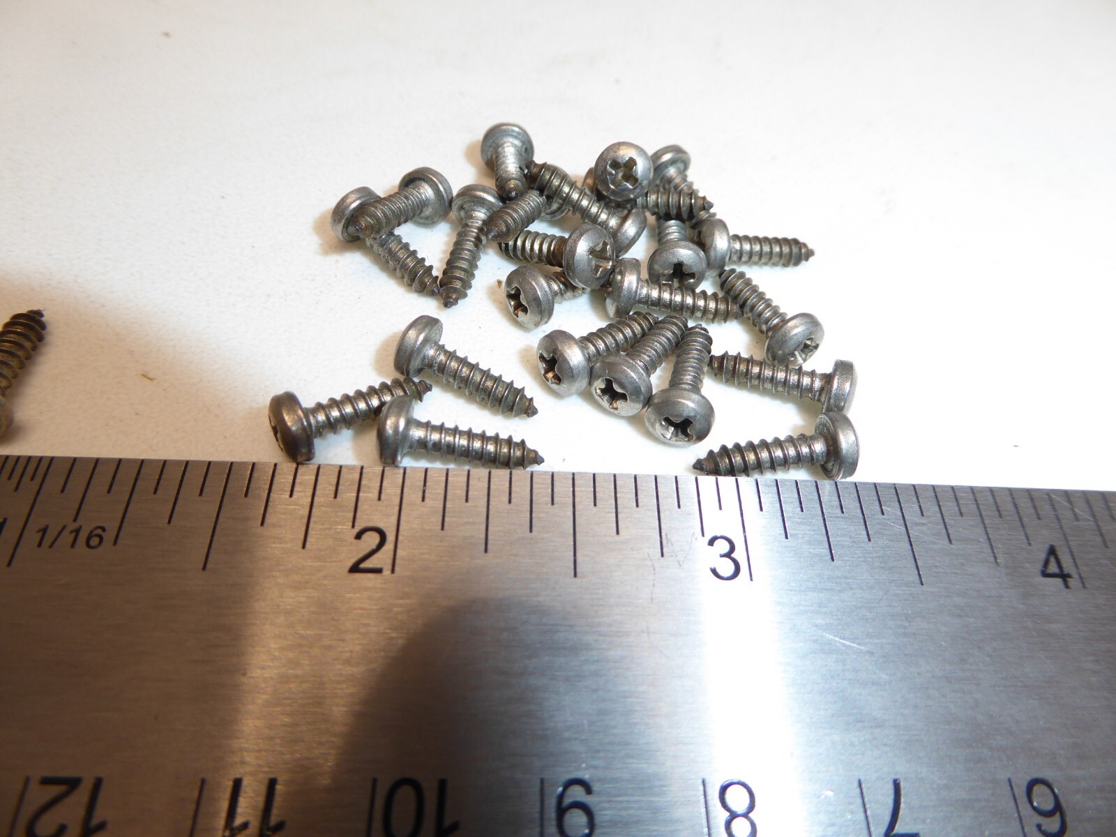 #4 x 7/16″ Pan Head Phillips Sheet Metal Screw SS 18-8 VINTAGE USA Made Qty 25