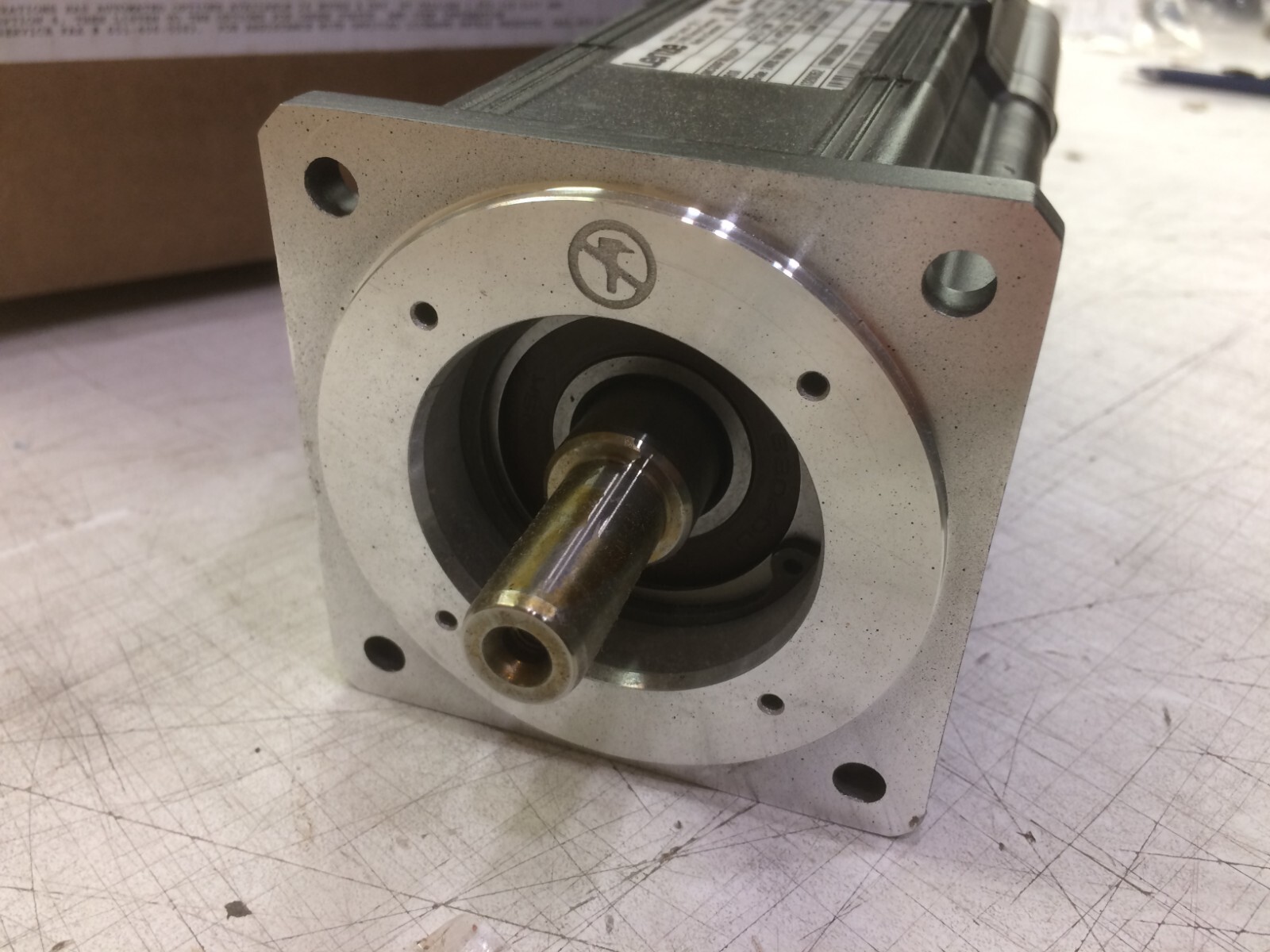 NEW LENZE MCS 09F38LRS0P1-B14N-ST5S00N-R2SU 09F38LRS0P1B14NST5S00NR SERVO MOTOR