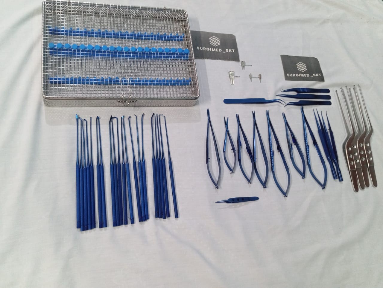 Micro surgery instruments set with box