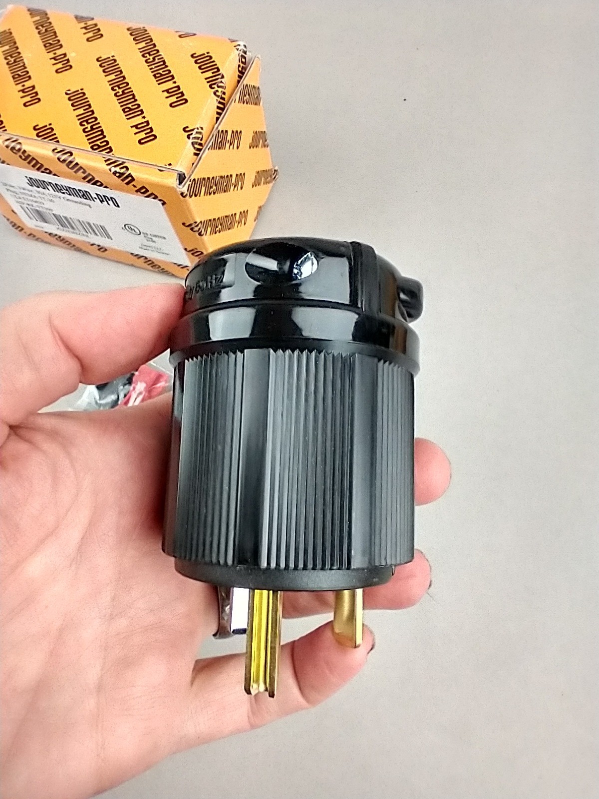 Journeyman-pro 30 Amp 125-Volt 2-Pole 3-Wire NEMA TT-30 Grounding Plug Black