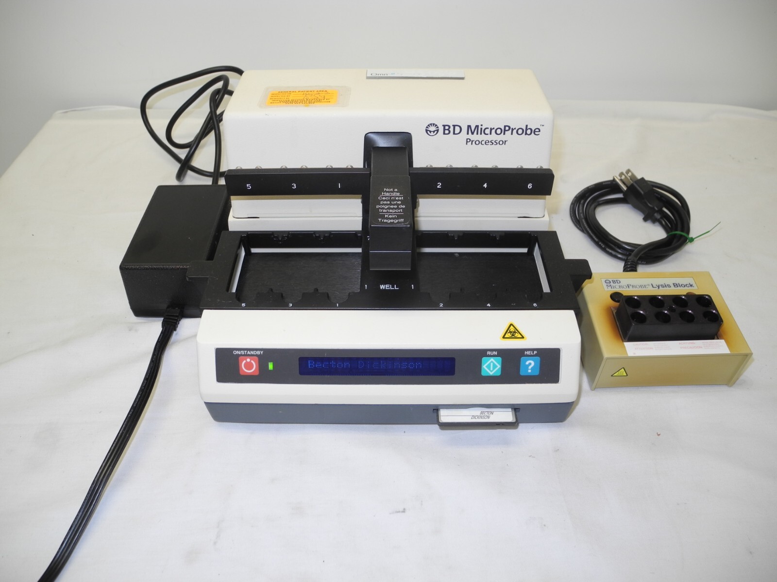 BECTON DICKINSON VPIII BD MICROPROBE PROCESSOR MODEL 250100 W/ BD LYSIS BLOCK