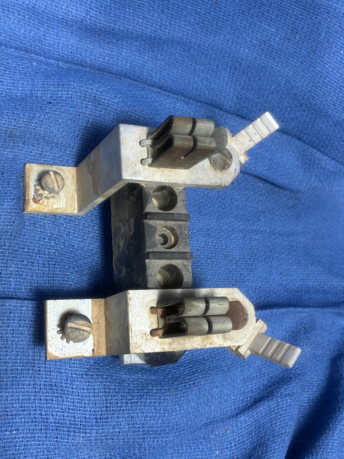 1970s VINTAGE 4 GANG APARTMENT MILBANK METER SOCKET REPAIR PART GUTS TOP SIDE