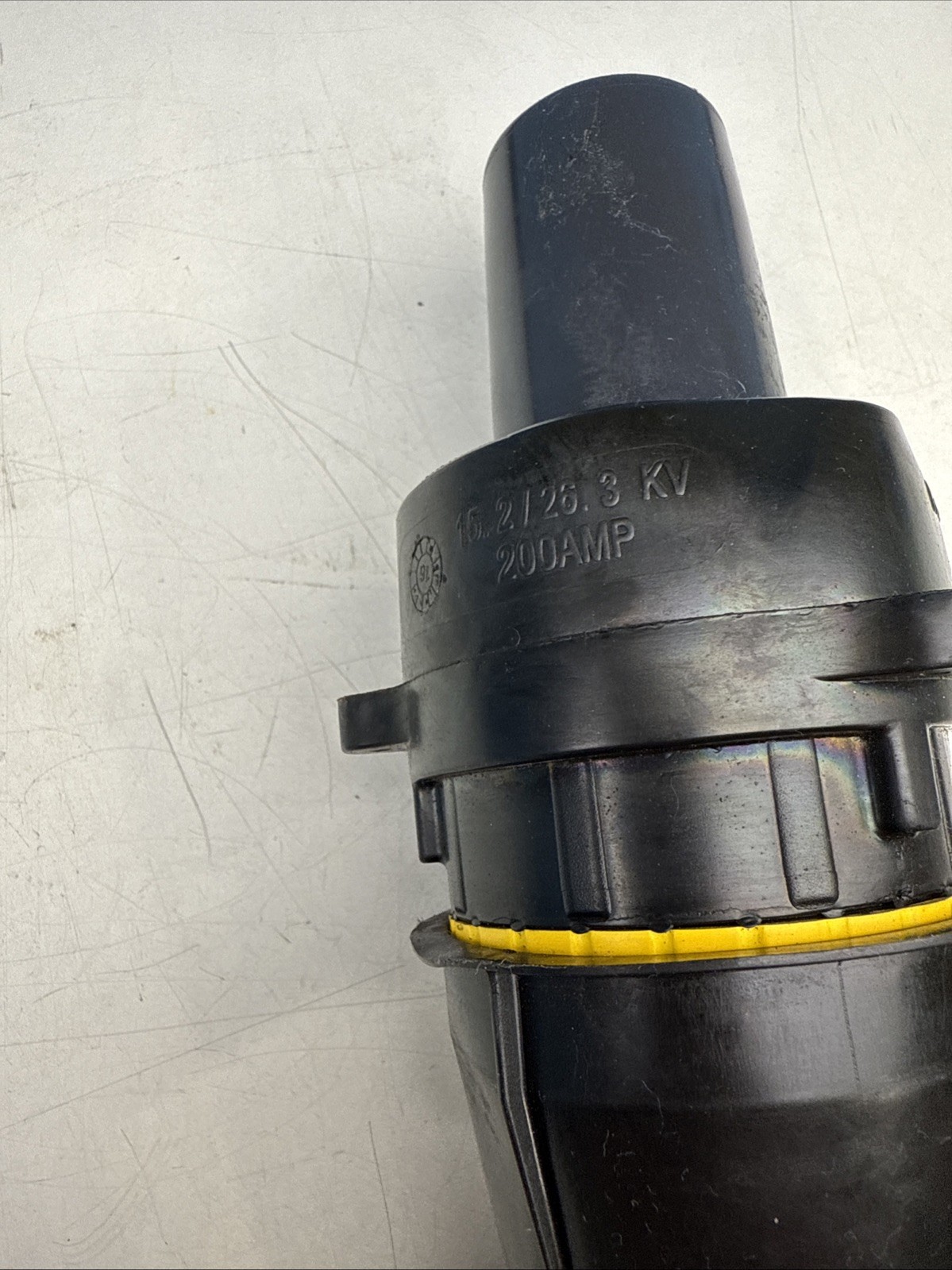 225BI Hubbell Load Break Bushing Insert, 15.2/26.3 kV, 200 Amps