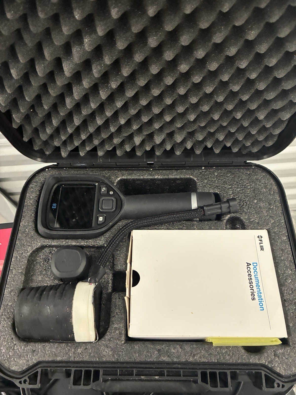 FLIR E8 Handheld Thermal Camera 320×240, -4-482F, 45°x34° w/ Case