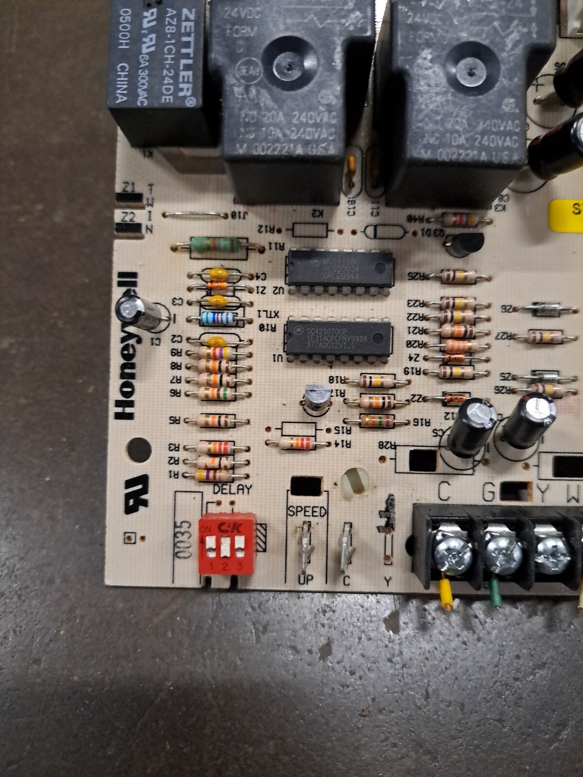 Honeywell ST9120C 4057 Furnace Control Board HQ1011927HW used ST9120C4057