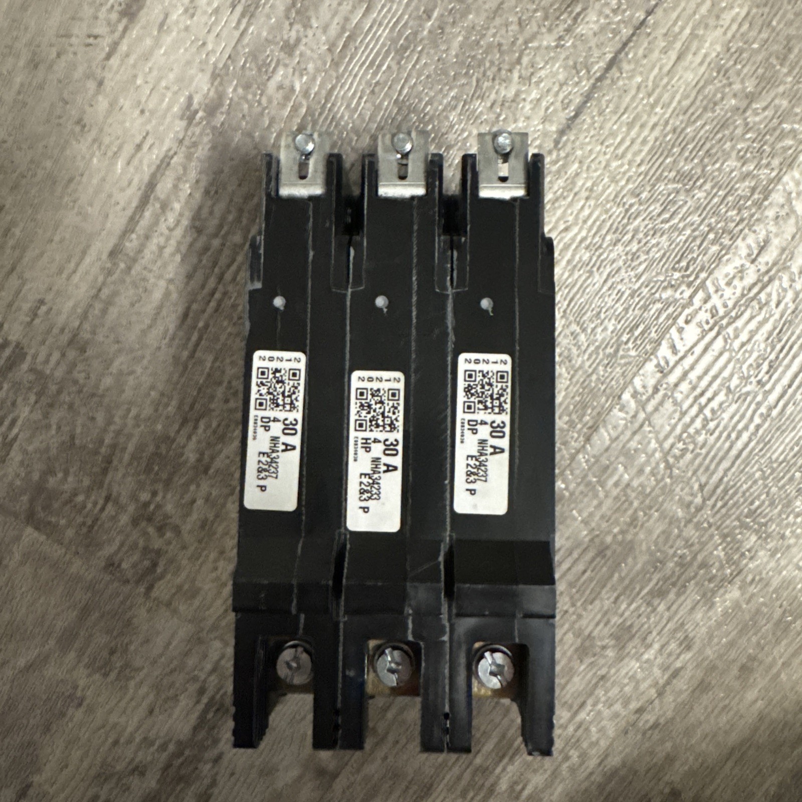 Used excellent Square D EDB34030 30A 3P 480/277V 480/277V EDB34030
