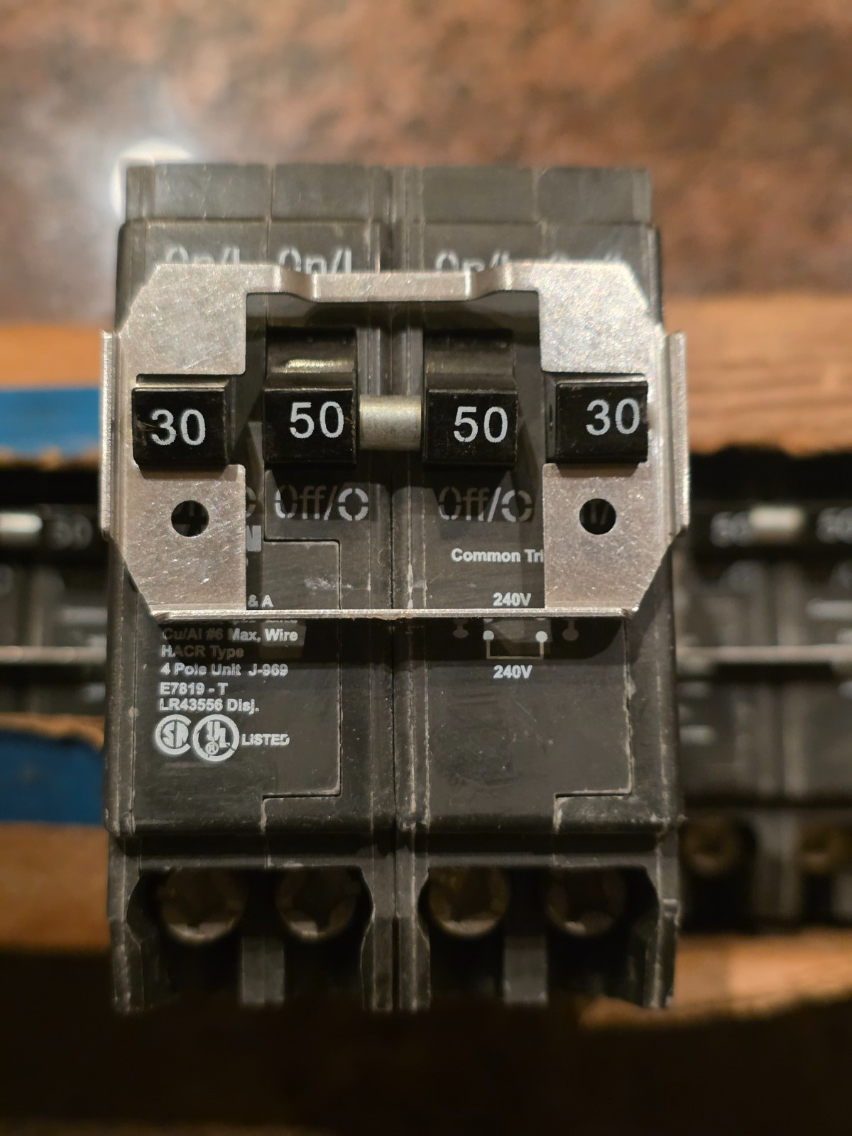 Eaton BQC230250 Quad 2 Pole BR 50 Amp 30 Amp Circuit Breaker