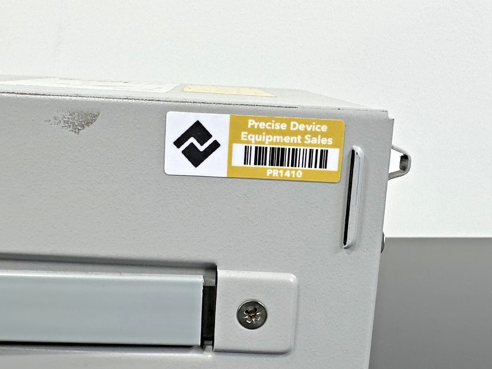 Agilent E3633A OEM DC Power Supply 8V 20A / 20V 10A Bench Power Supply