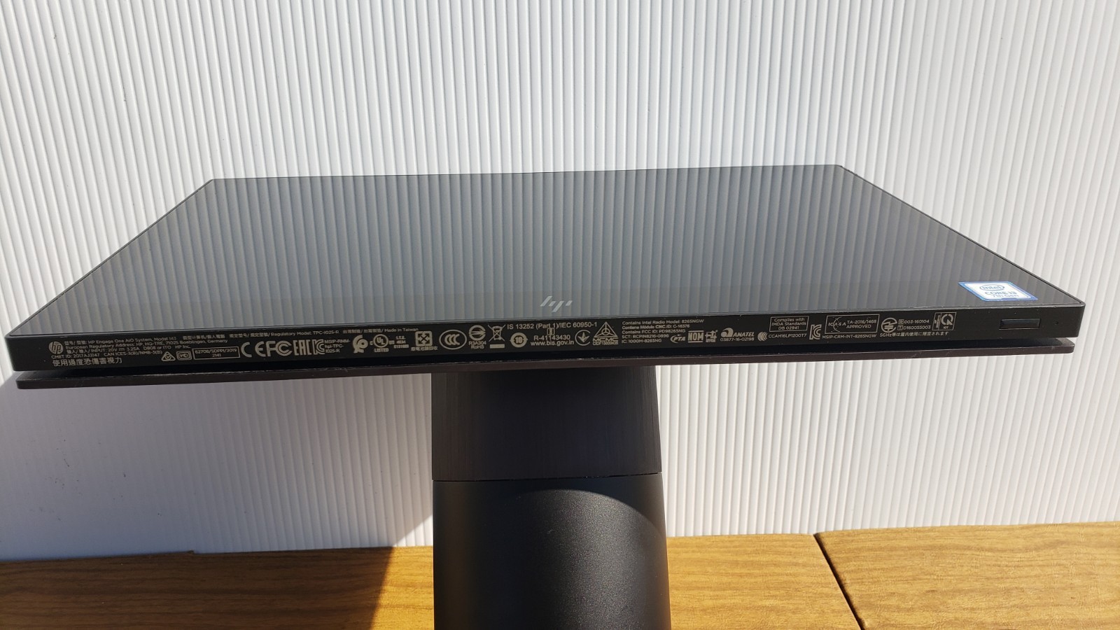 HP Engage One 143 AIO PC i3-7100U 2.4GHz 8GB 128GB SSD Touchscreen Ubuntu Linux