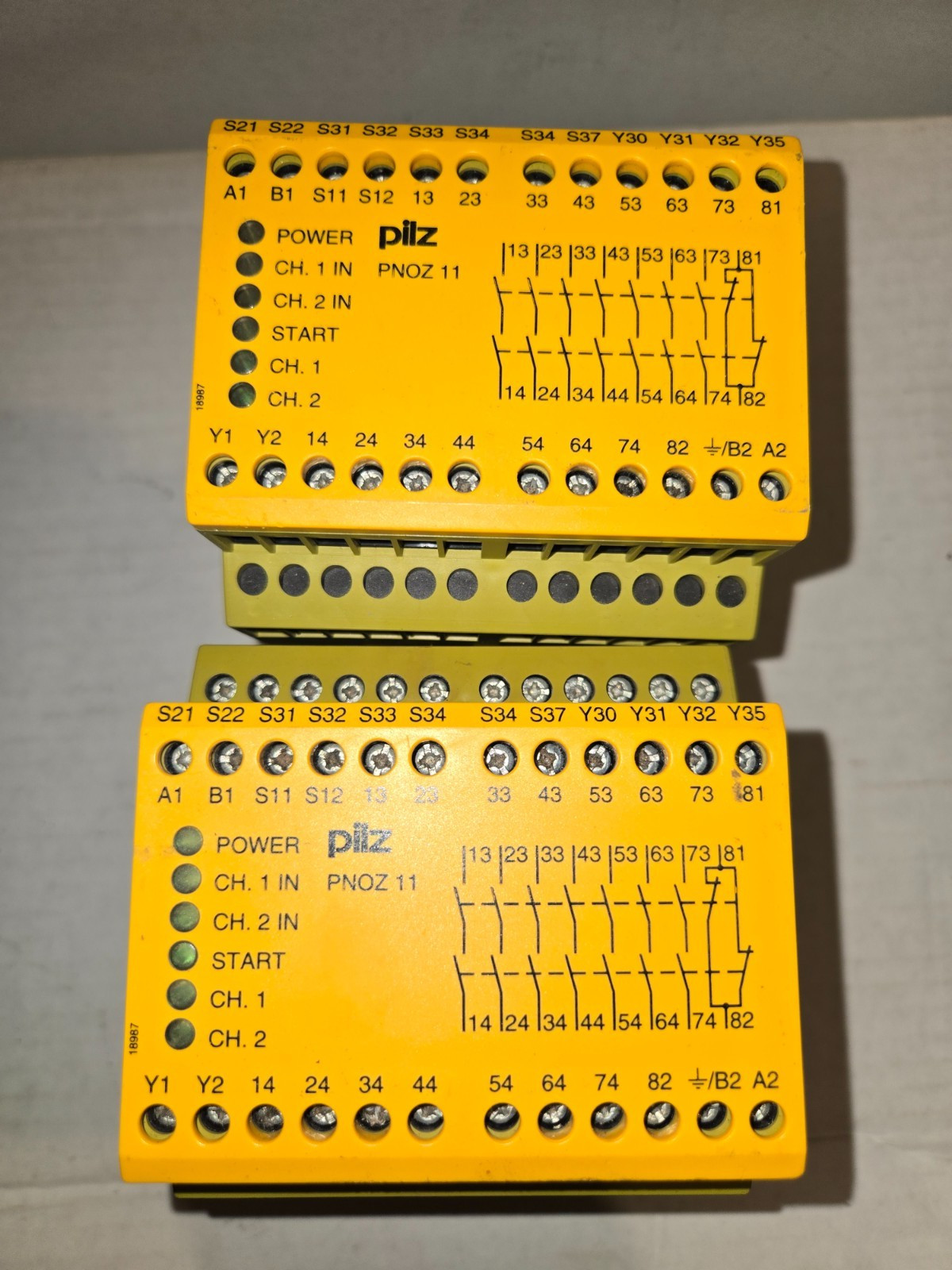 Pilz PNOZ 11 774080 Safety Relay Module