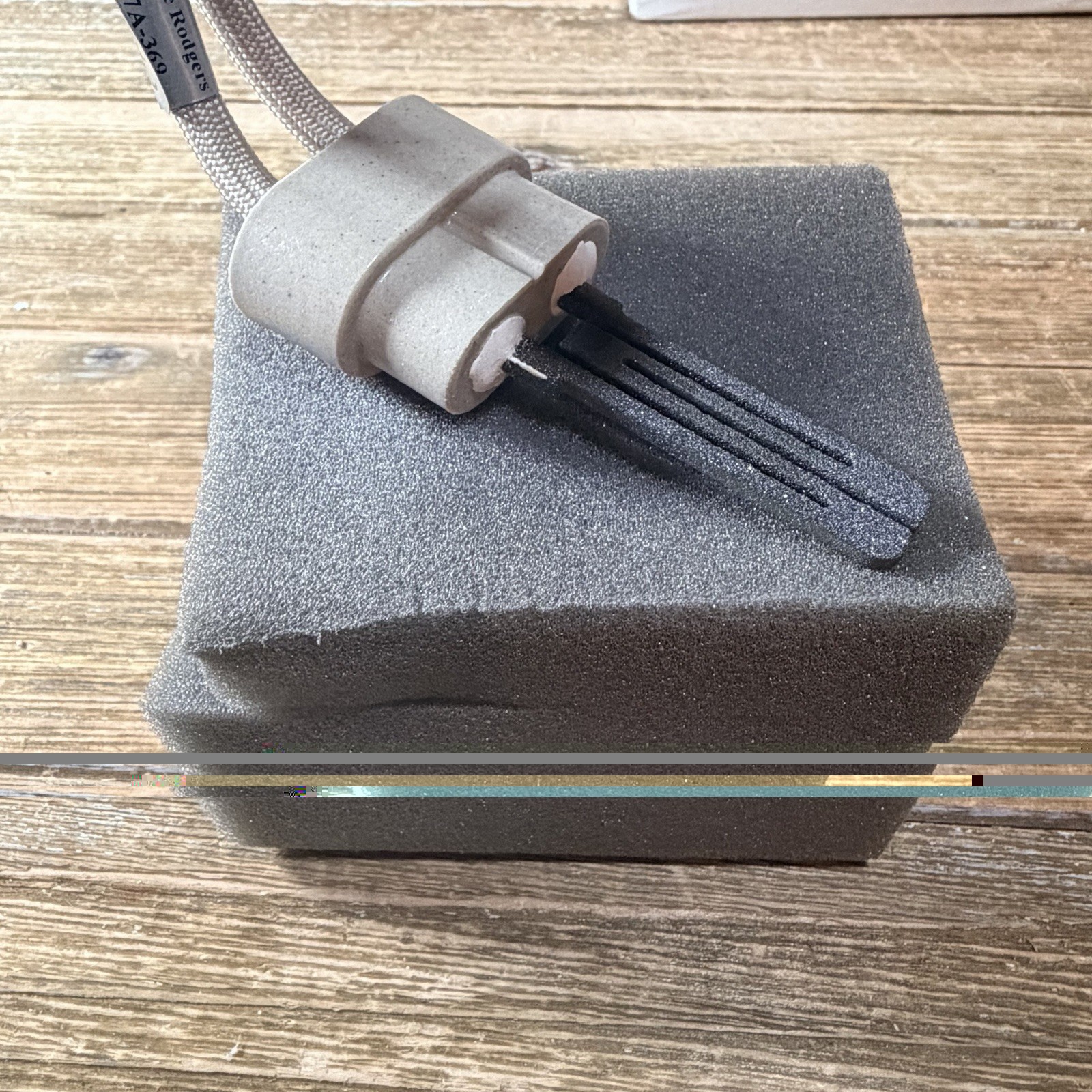 OEM White-Rodgers Emerson Furnace Ignitor 120 volt 60Hz 767A-369 L37-698