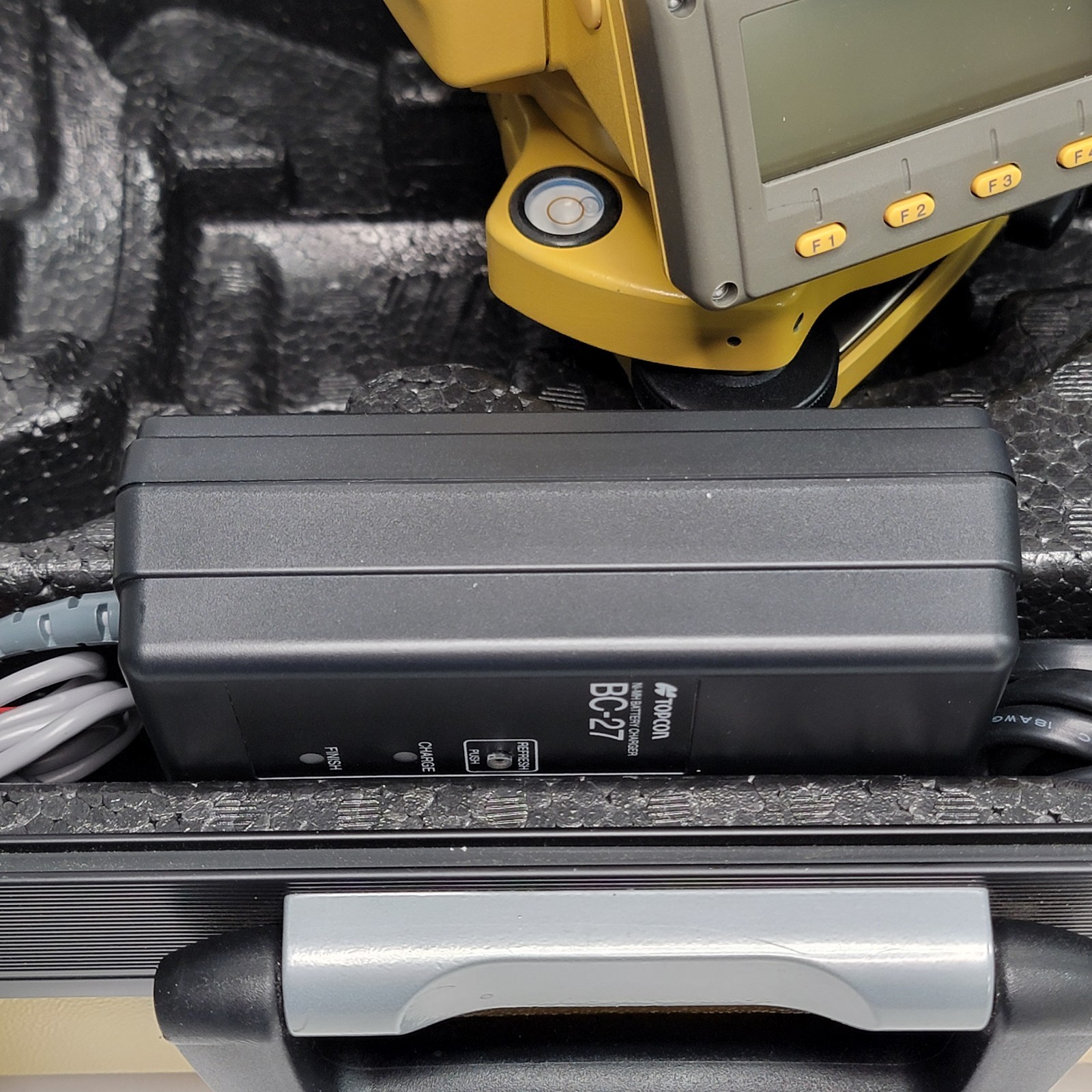 BARELY USED – EXCELLENT – Topcon GTS-239W Total Station w/Case Battery & Charger