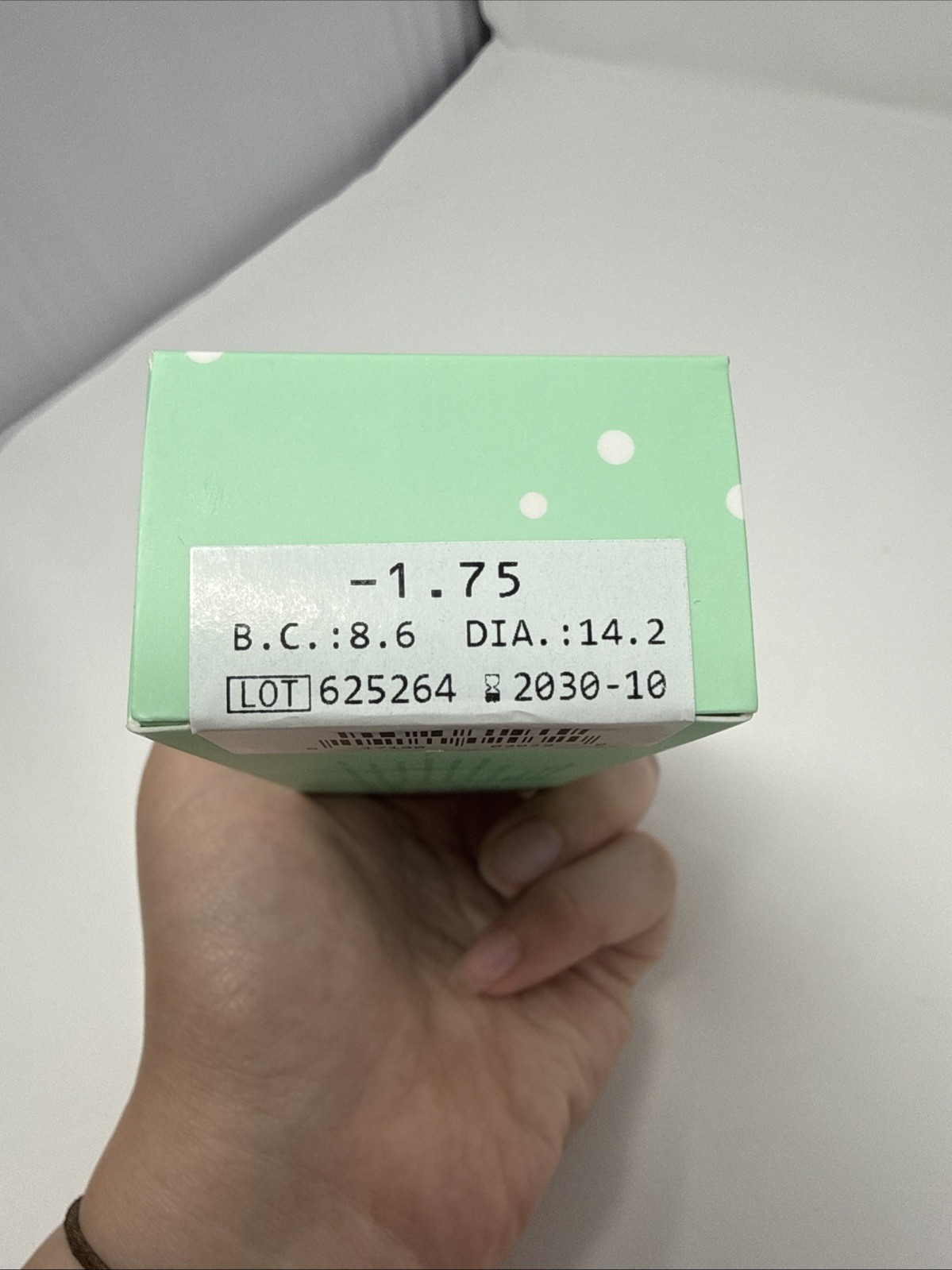 Hubble Total 60 pcs Contac Lenses In Solution. -1.75 1 Month Supply Exp 05-2030