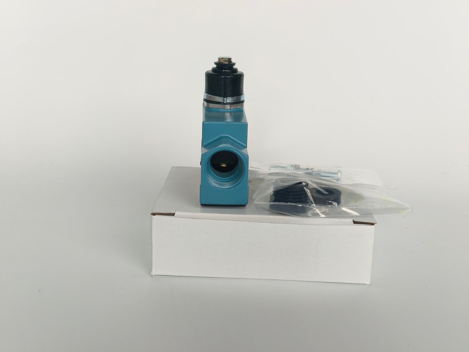 BZE6-2RN 1PCS Honeywell New Limit Switch: US Inventory, Fast delivery