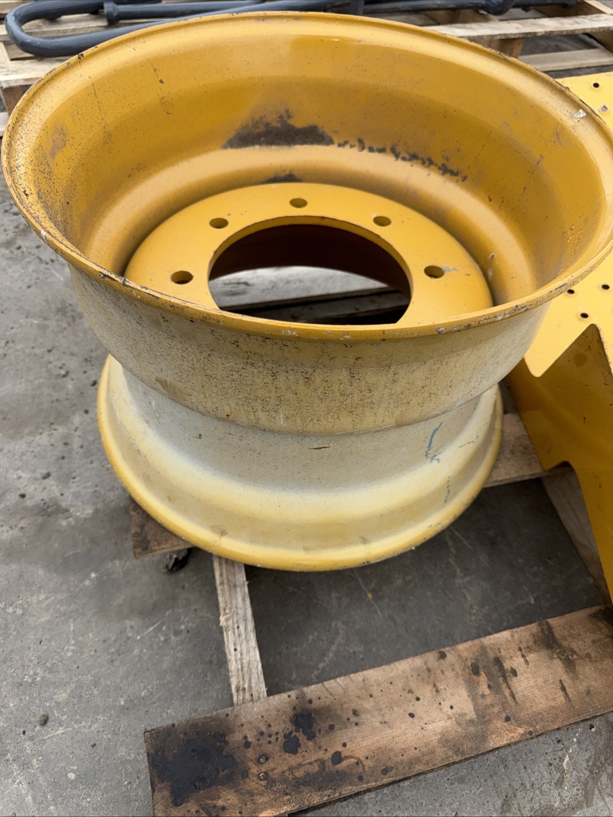 Cat 19.5x 12.25 272-5112 Rims Open Box New