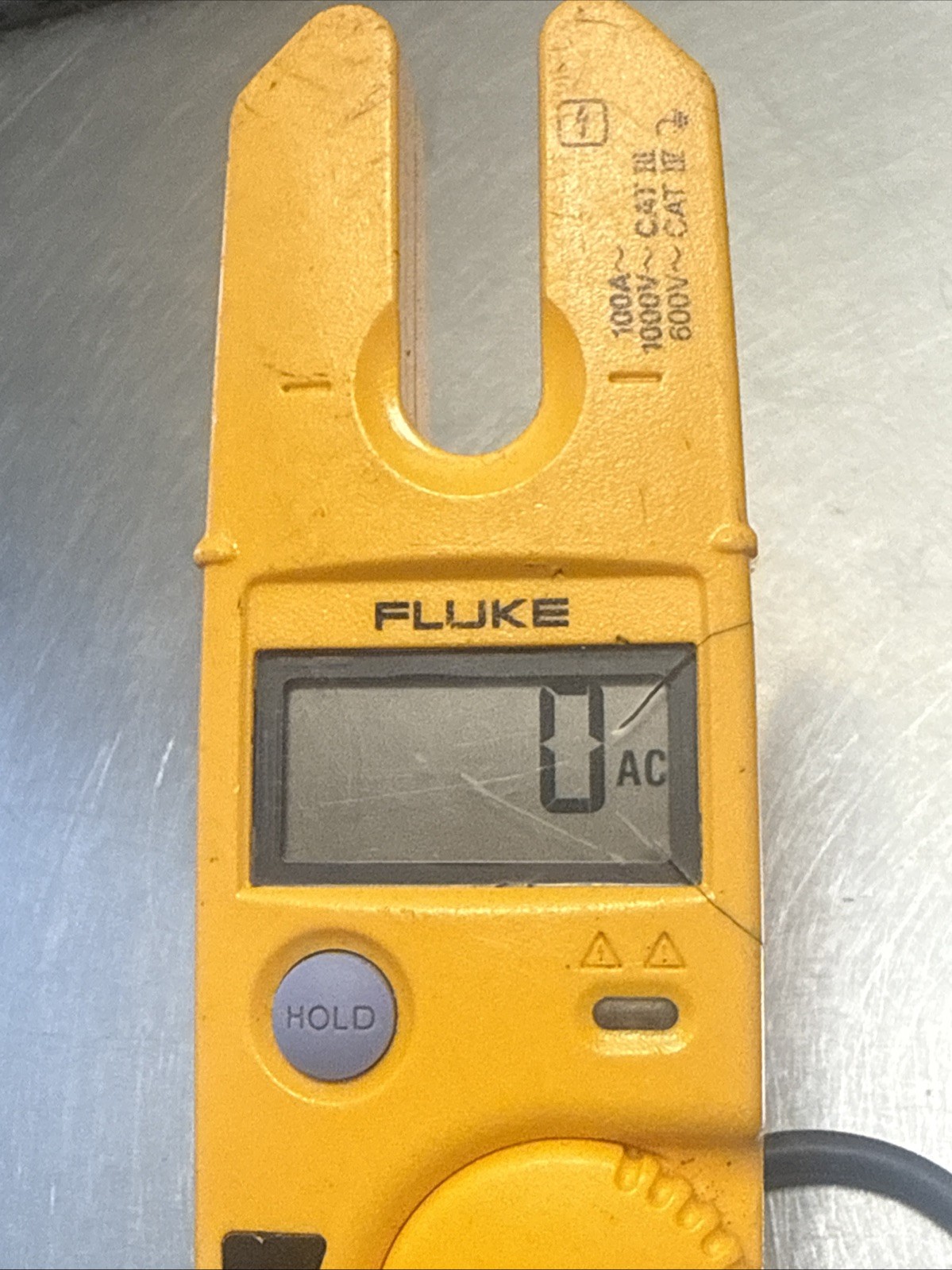 Fluke T5-600 Tester 1000V 600V Cat IV III AC DC Ohms 100A Leads Works automatic