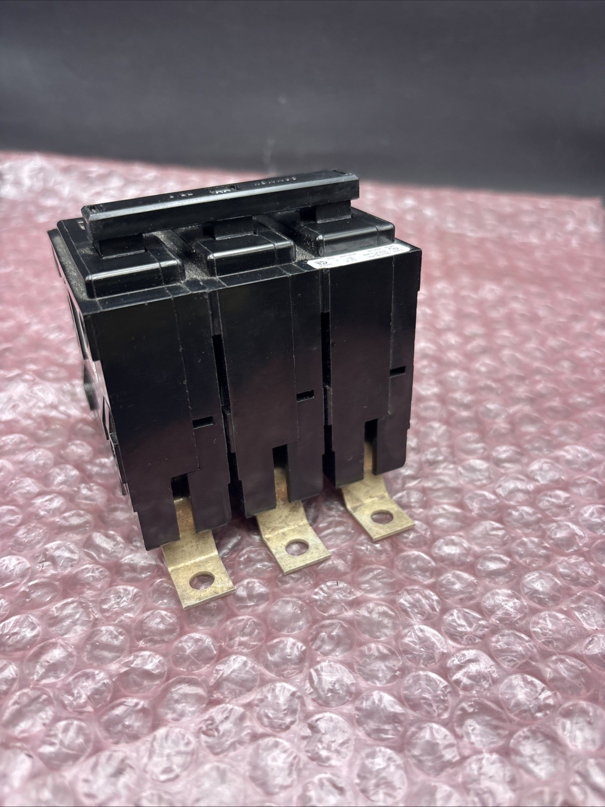 Eaton Cutler Hammer BAB3030H 30A Circuit Breaker 3-Pole 240V AC *NEW*