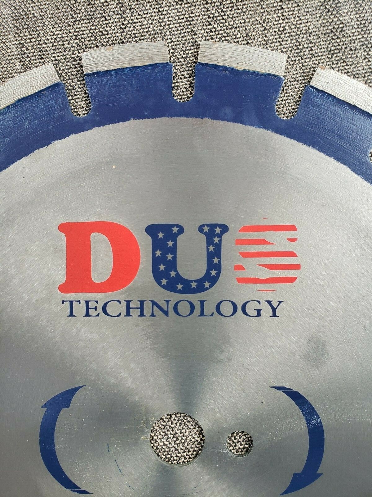 Diamond Saw Blade – Asphalt 14″ x 1″ bore, 21 teeth, 3.2x39mm segments CLEARANCE