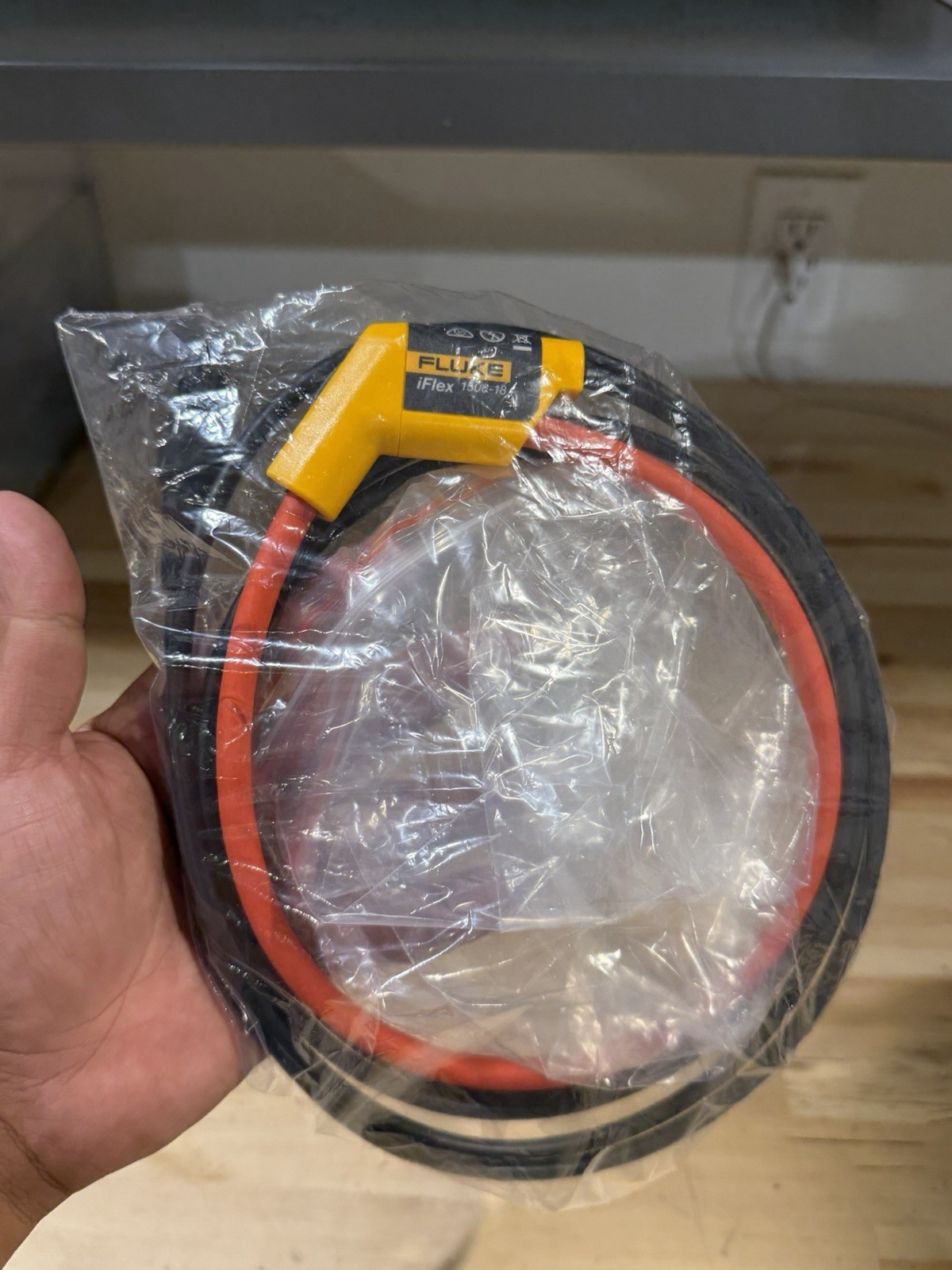 FLUKE iFLEX 1500-18 FLEXIBLE CURRENT CLAMP 1500A CAT III 1000V